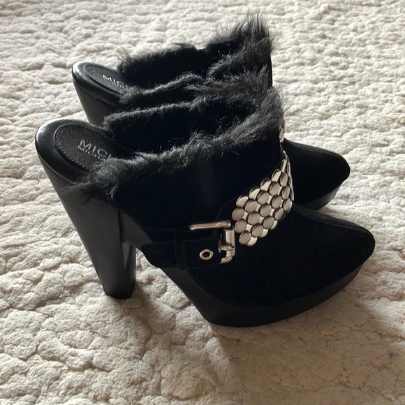 MICHAEL Michael Kors Shoes - Michael Kors black suede faux fur lined clogs with metal detail size 7